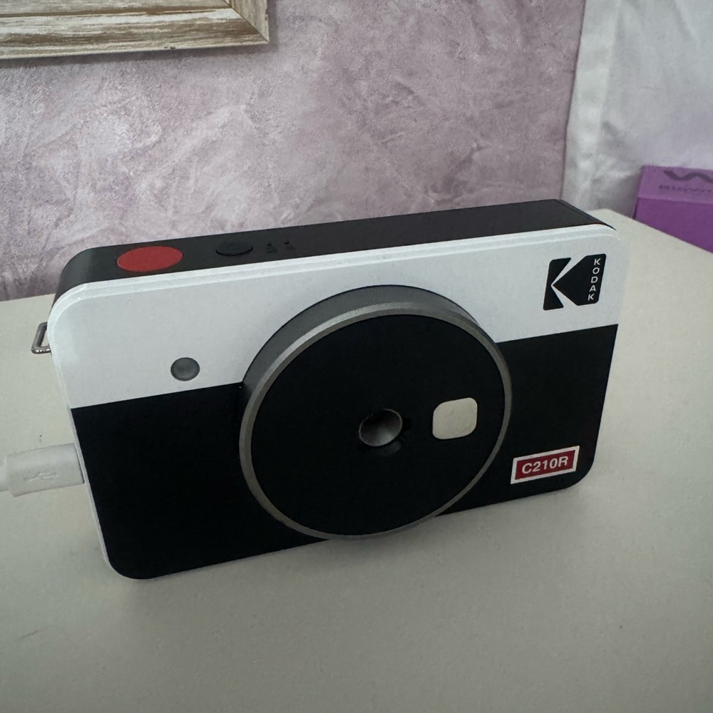 Kodak Model C210R - Camera & Printer Combo